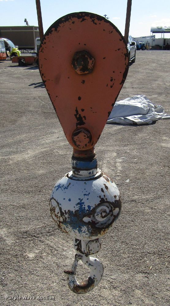 image for item DG1268 Broderson RTR701B crane