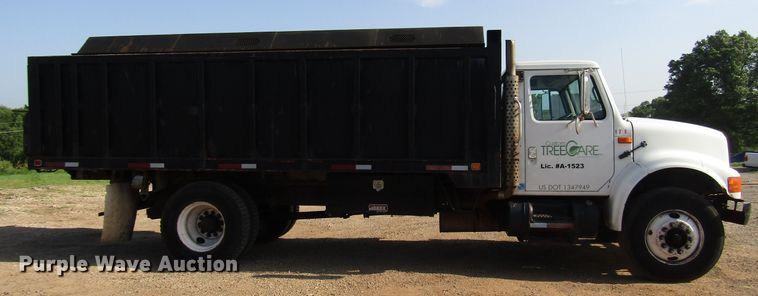 image for item DG1280 2000 International 4900 chipper truck