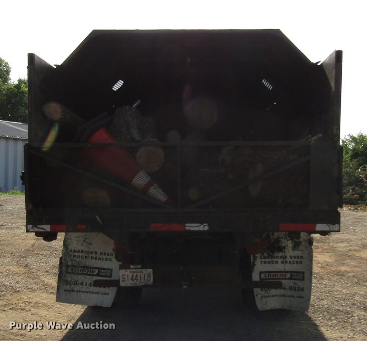 image for item DG1280 2000 International 4900 chipper truck