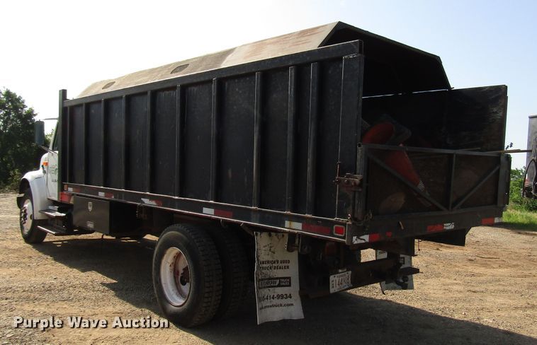 image for item DG1280 2000 International 4900 chipper truck
