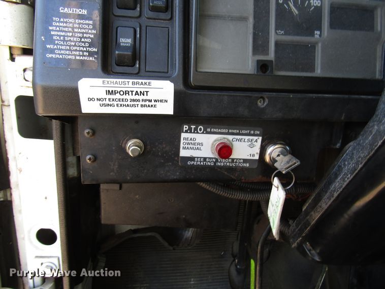 image for item DG1280 2000 International 4900 chipper truck