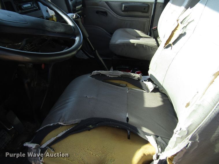 image for item DG1280 2000 International 4900 chipper truck