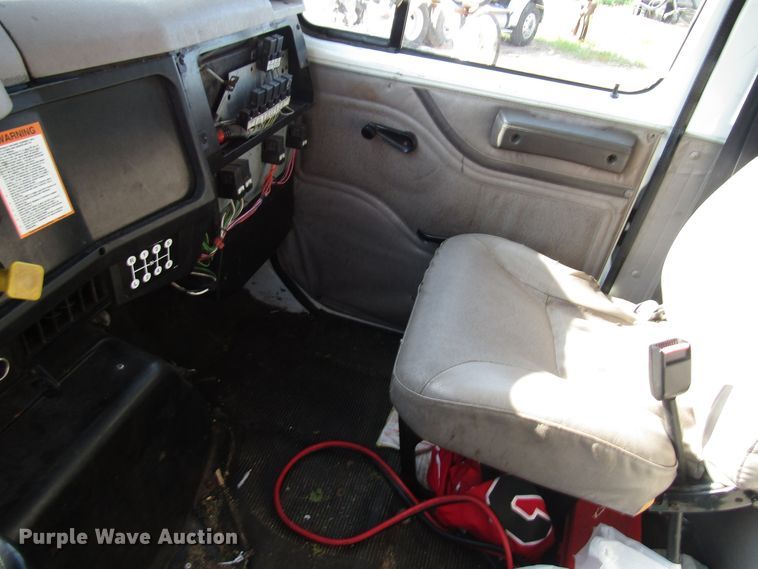 image for item DG1280 2000 International 4900 chipper truck