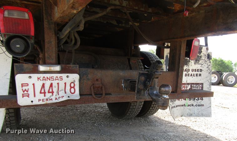 image for item DG1280 2000 International 4900 chipper truck