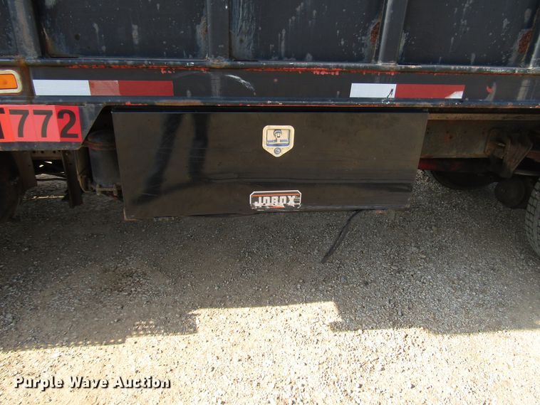 image for item DG1280 2000 International 4900 chipper truck
