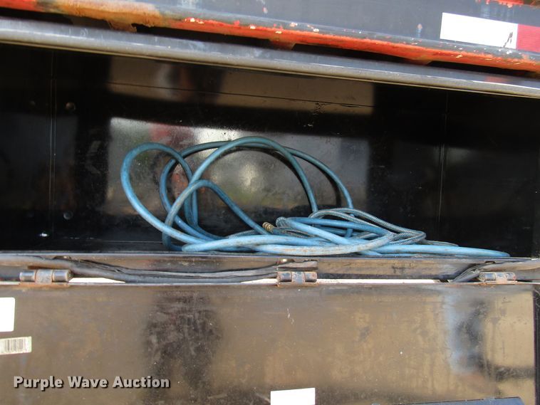 image for item DG1280 2000 International 4900 chipper truck