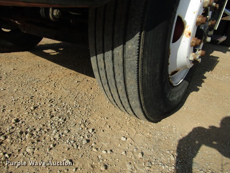 image for item DG1280 2000 International 4900 chipper truck