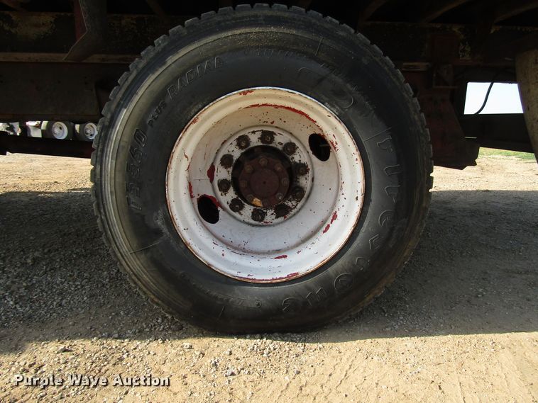 image for item DG1280 2000 International 4900 chipper truck