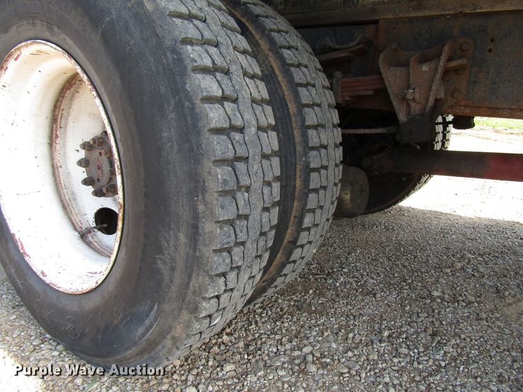 image for item DG1280 2000 International 4900 chipper truck