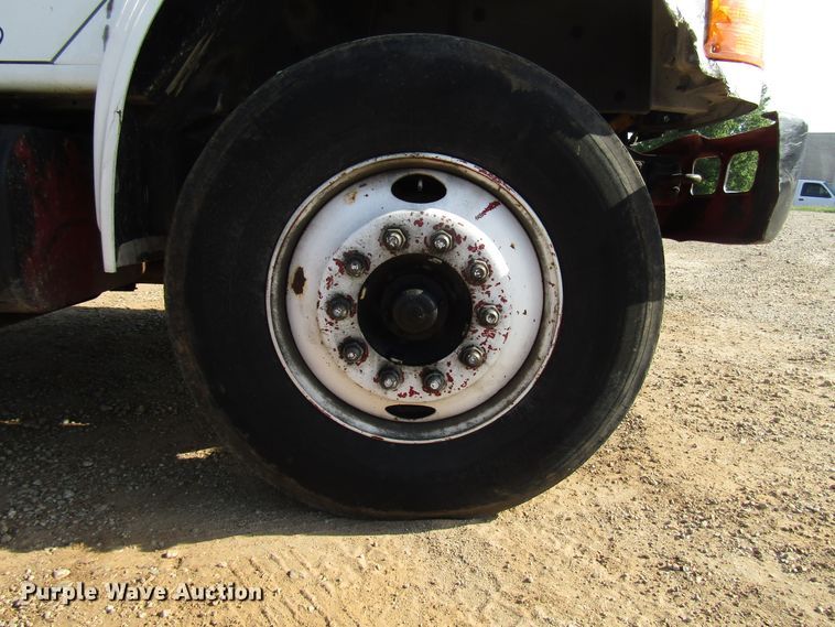 image for item DG1280 2000 International 4900 chipper truck