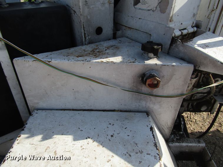 image for item DG1281 Bandit 200XP wood chipper