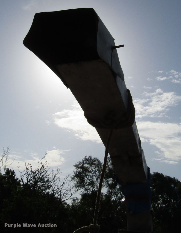 image for item DG1281 Bandit 200XP wood chipper