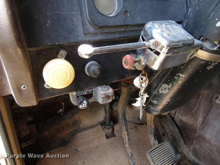 image for item DG1286 1979 International 1854 dump truck