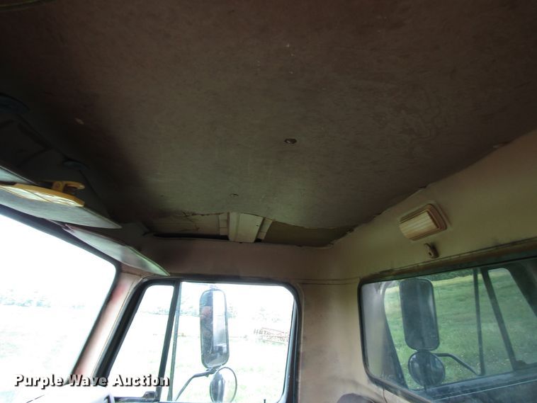 image for item DG1286 1979 International 1854 dump truck