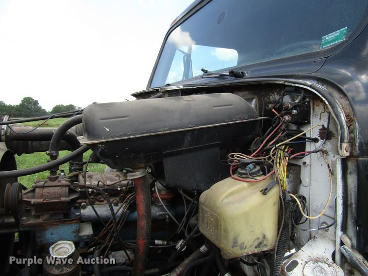 image for item DG1286 1979 International 1854 dump truck