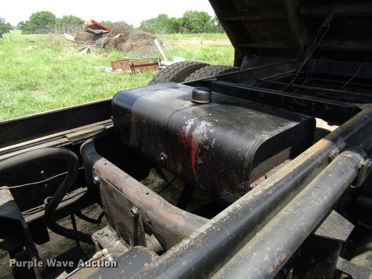 image for item DG1286 1979 International 1854 dump truck