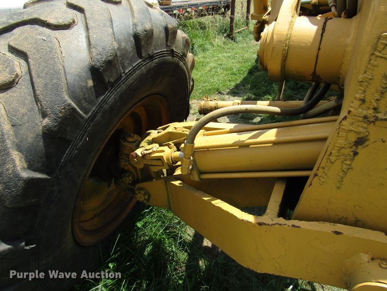 image for item DG1287 Huber motor grader