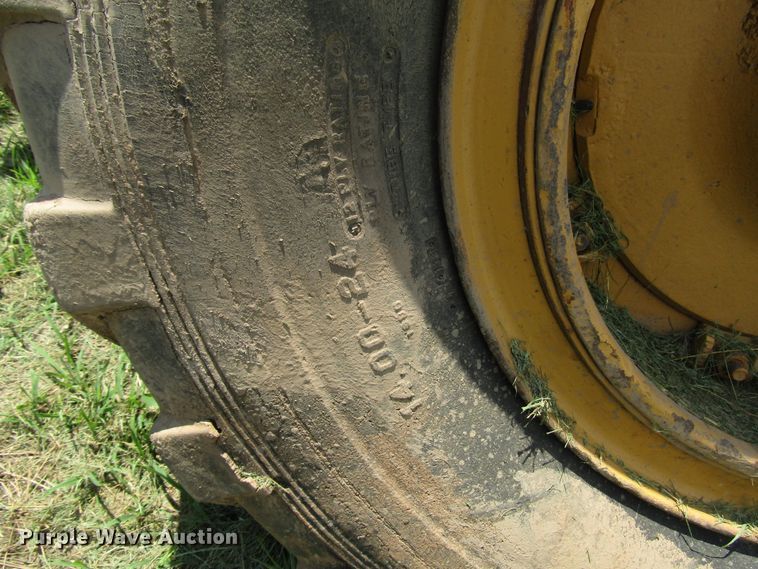 image for item DG1287 Huber motor grader