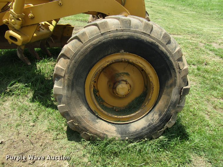 image for item DG1287 Huber motor grader