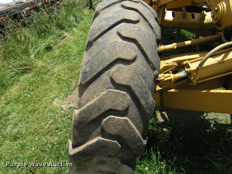 image for item DG1287 Huber motor grader
