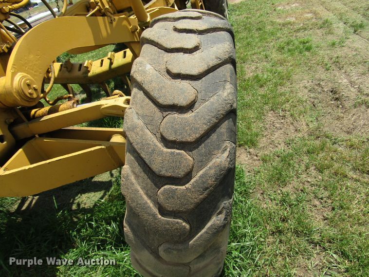 image for item DG1287 Huber motor grader