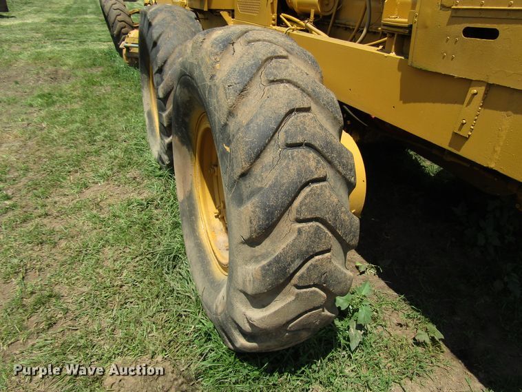 image for item DG1287 Huber motor grader