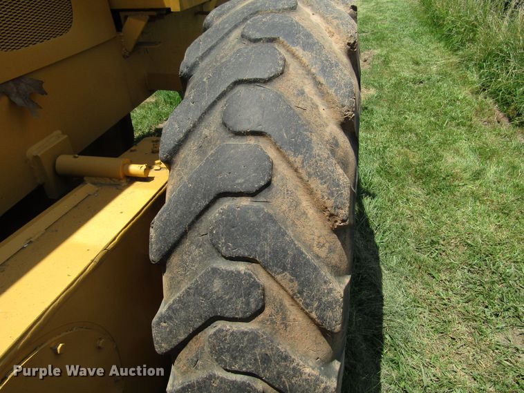 image for item DG1287 Huber motor grader