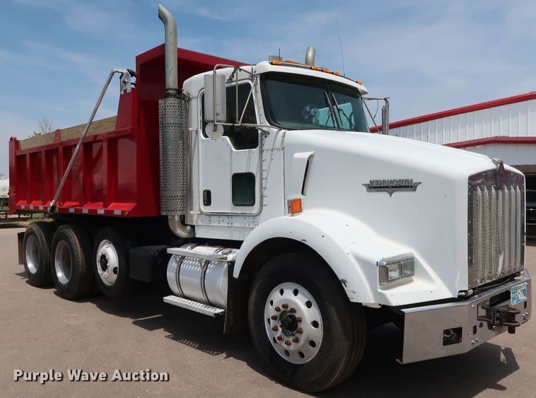 image for item DG3328 2007 Kenworth T800 dump truck