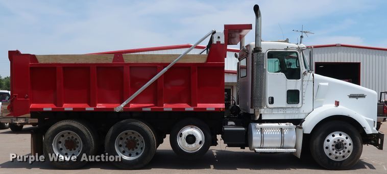image for item DG3328 2007 Kenworth T800 dump truck