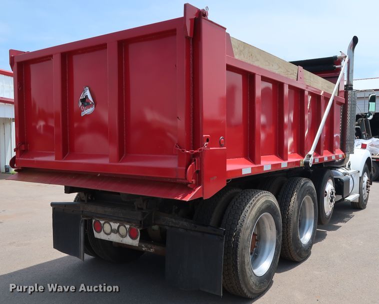 image for item DG3328 2007 Kenworth T800 dump truck