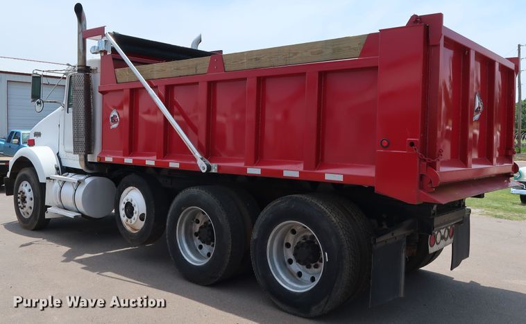 image for item DG3328 2007 Kenworth T800 dump truck
