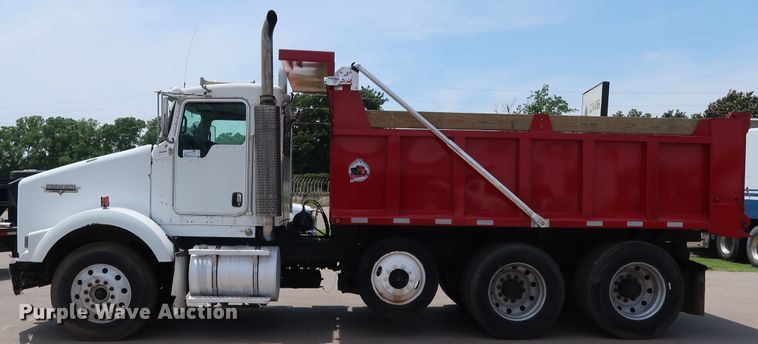 image for item DG3328 2007 Kenworth T800 dump truck