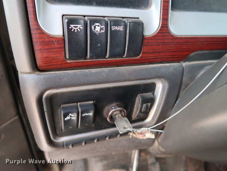 image for item DG3328 2007 Kenworth T800 dump truck