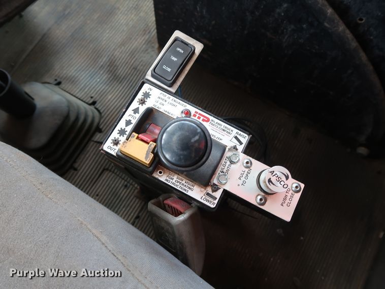 image for item DG3328 2007 Kenworth T800 dump truck