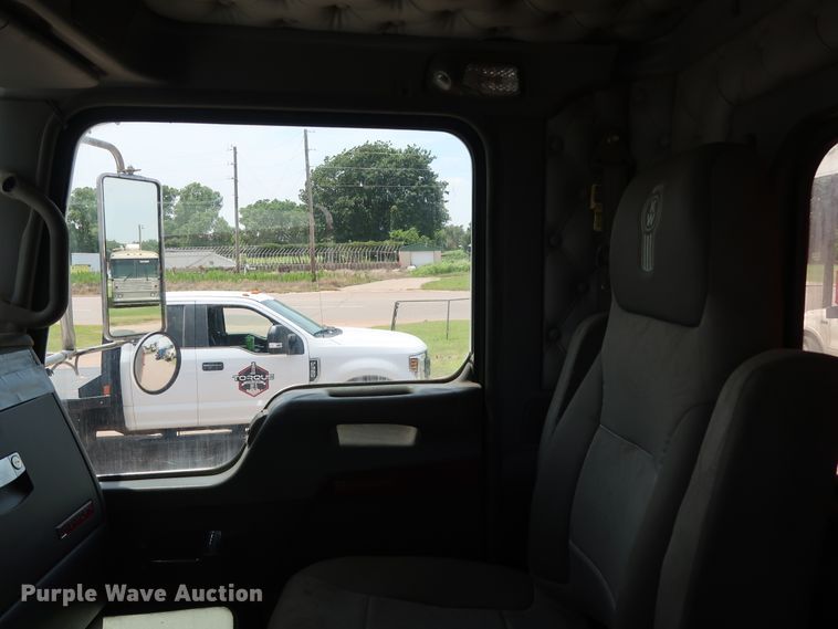 image for item DG3328 2007 Kenworth T800 dump truck