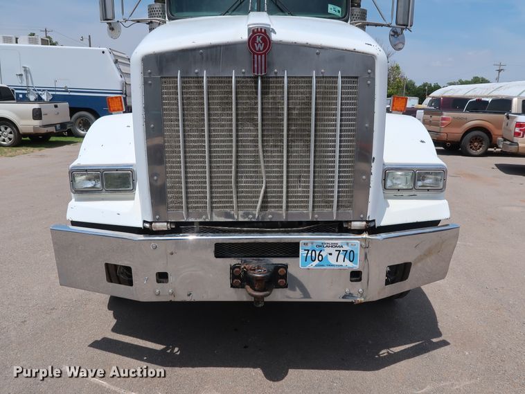 image for item DG3328 2007 Kenworth T800 dump truck