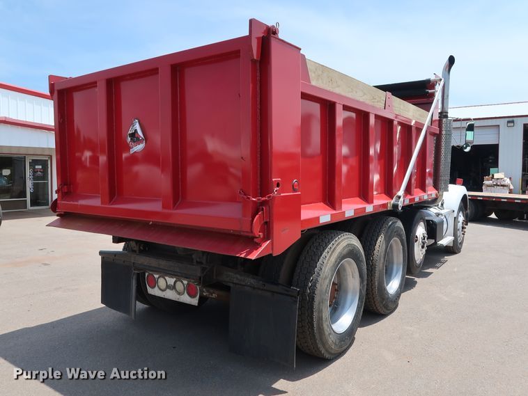 image for item DG3328 2007 Kenworth T800 dump truck