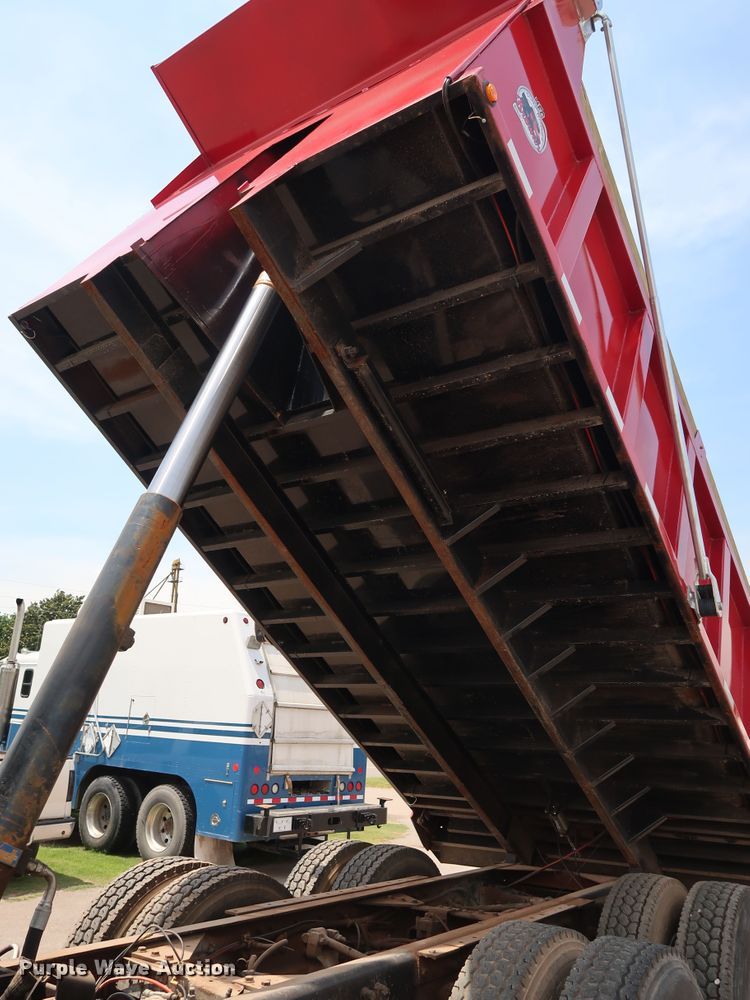 image for item DG3328 2007 Kenworth T800 dump truck