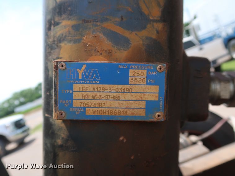 image for item DG3328 2007 Kenworth T800 dump truck