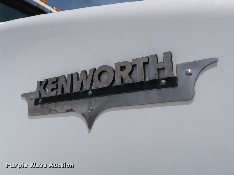 image for item DG3328 2007 Kenworth T800 dump truck