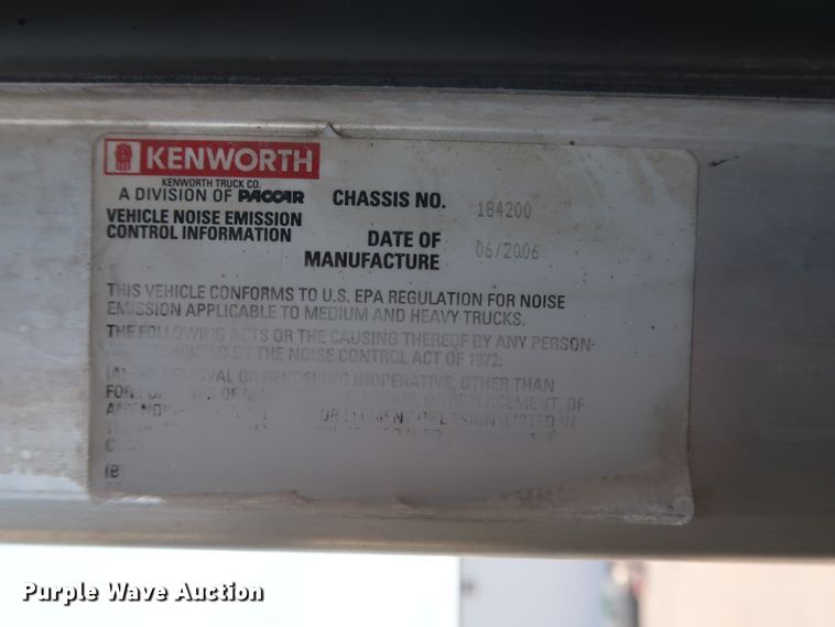 image for item DG3328 2007 Kenworth T800 dump truck