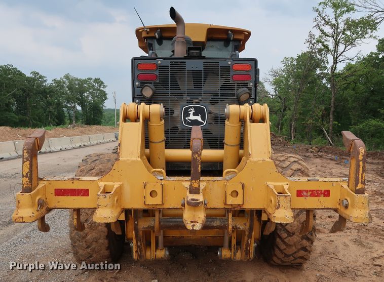 image for item DG3494 2011 John Deere 672GP motor grader