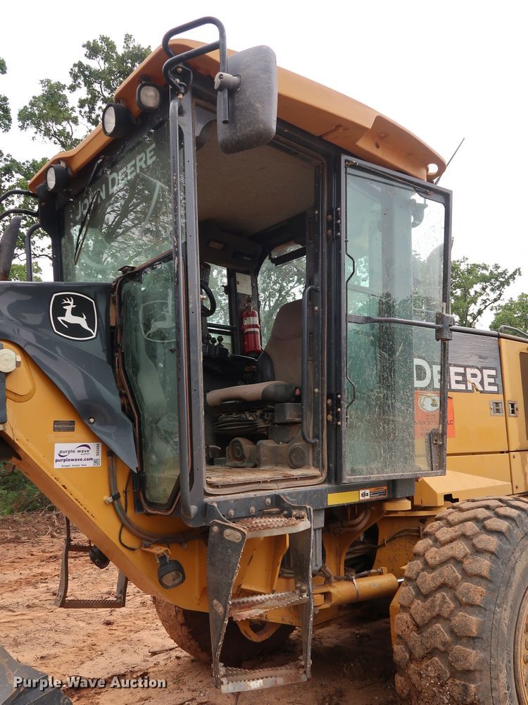 image for item DG3494 2011 John Deere 672GP motor grader