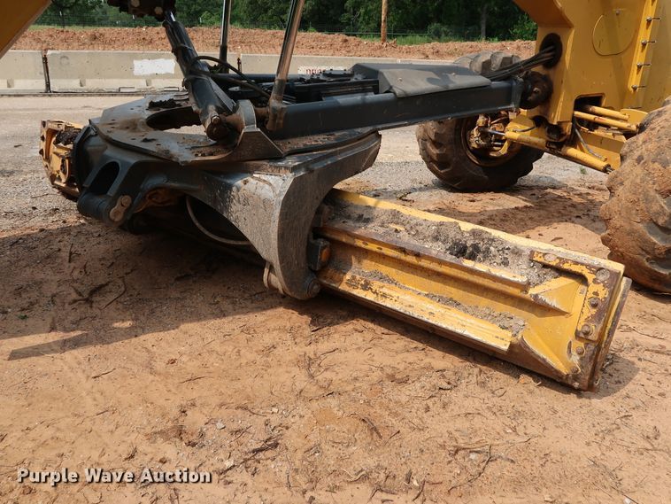 image for item DG3494 2011 John Deere 672GP motor grader