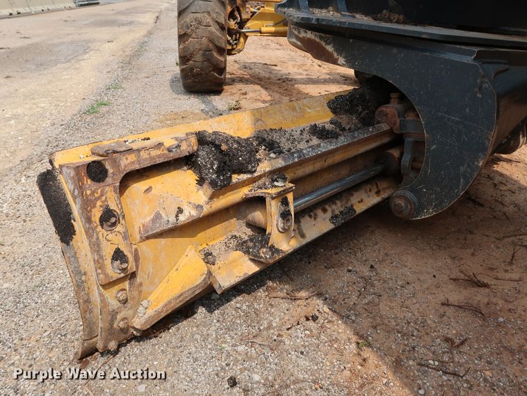 image for item DG3494 2011 John Deere 672GP motor grader