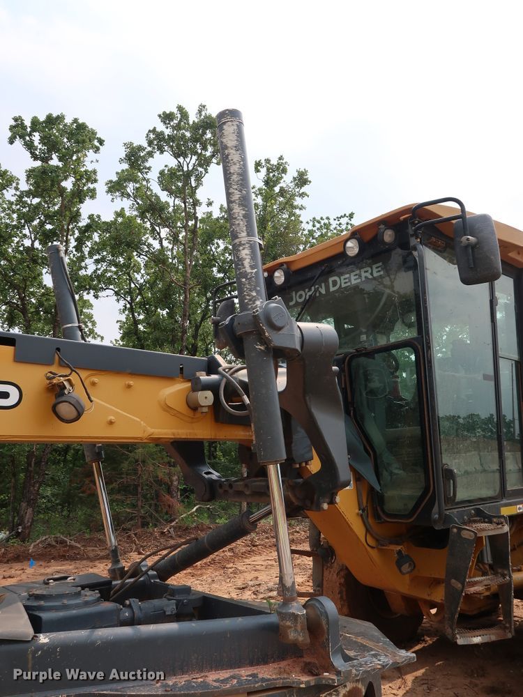 image for item DG3494 2011 John Deere 672GP motor grader