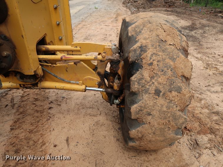 image for item DG3494 2011 John Deere 672GP motor grader