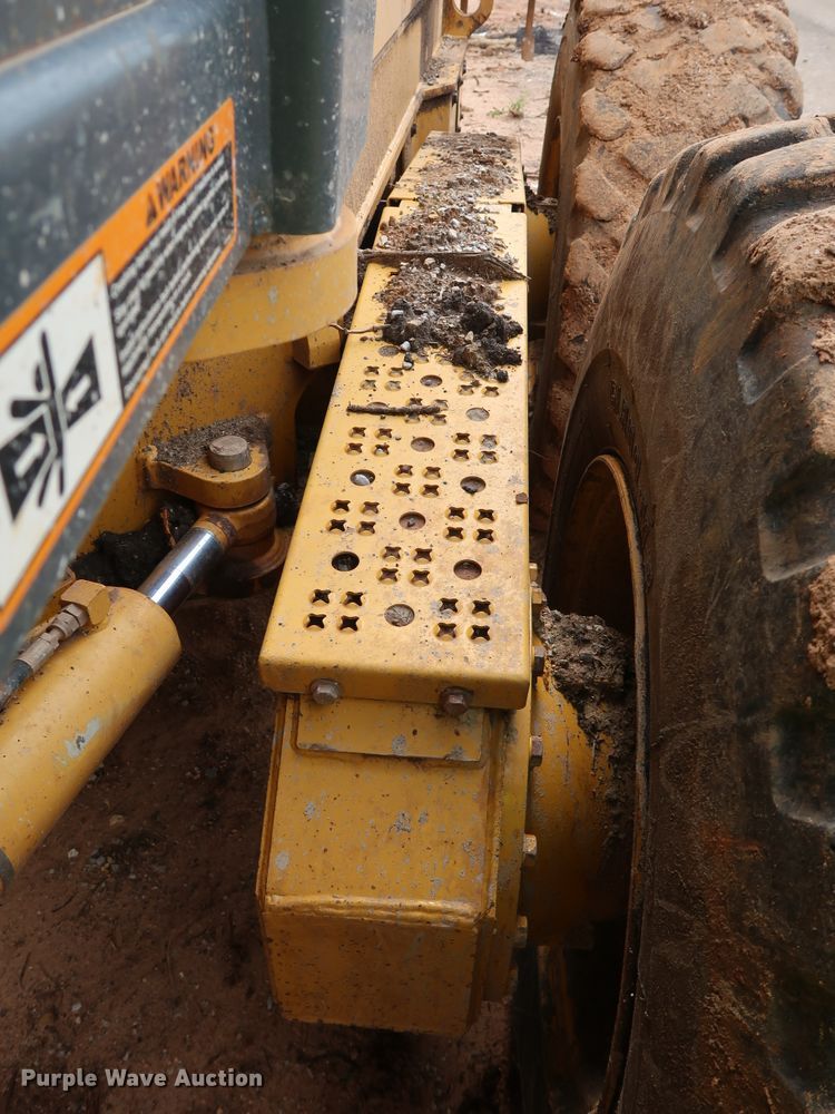 image for item DG3494 2011 John Deere 672GP motor grader