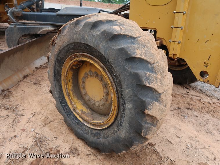 image for item DG3494 2011 John Deere 672GP motor grader