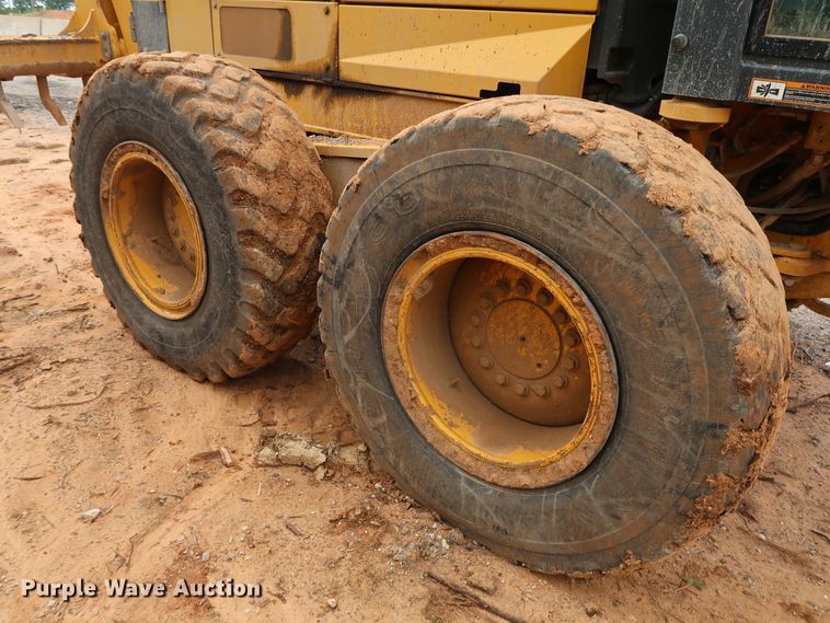 image for item DG3494 2011 John Deere 672GP motor grader